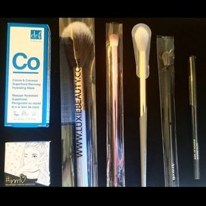 Makeup brushes & skin care/makeup